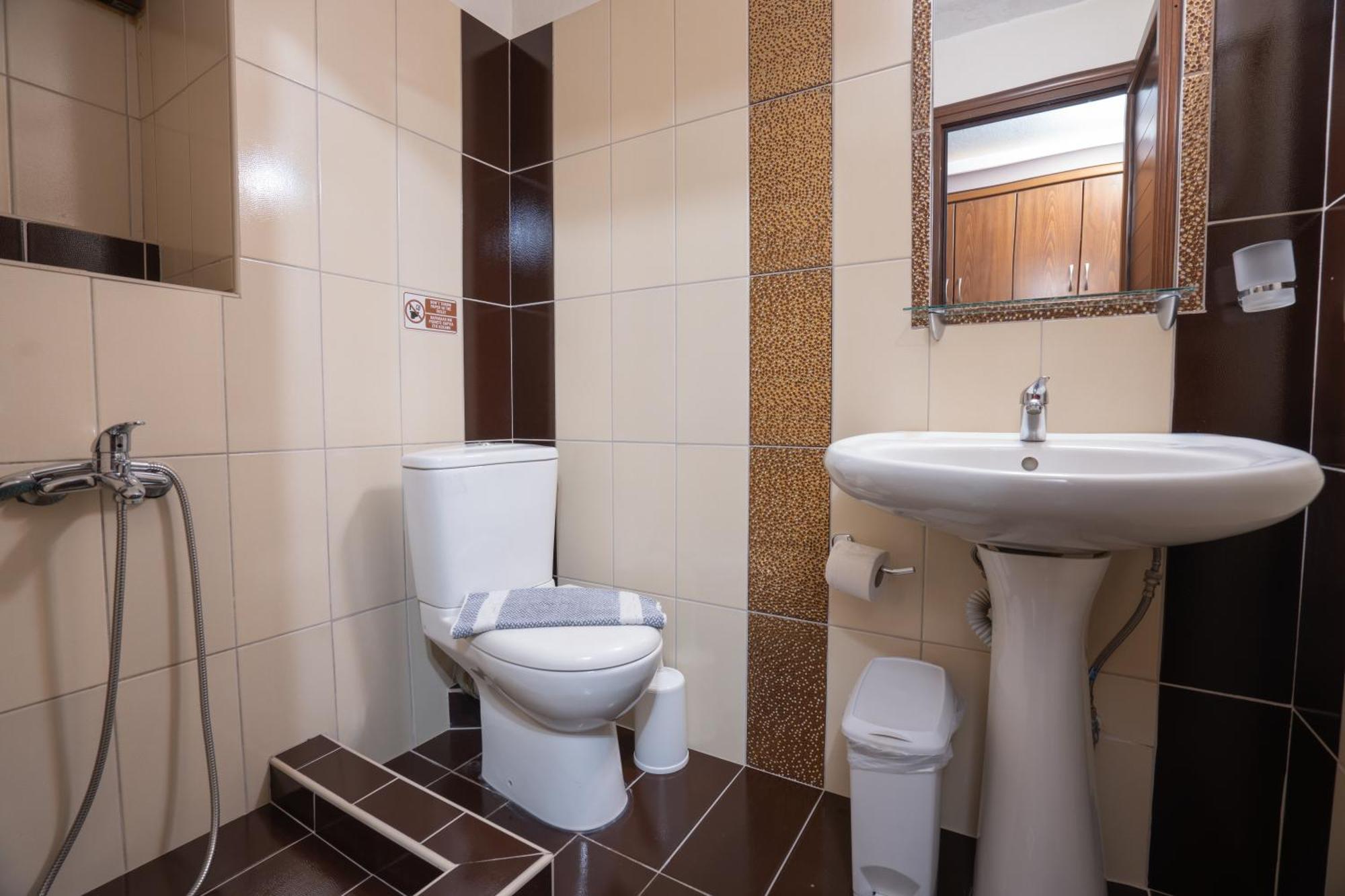 Kallinikos Guesthouse Káto Loutrákion Zewnętrze zdjęcie