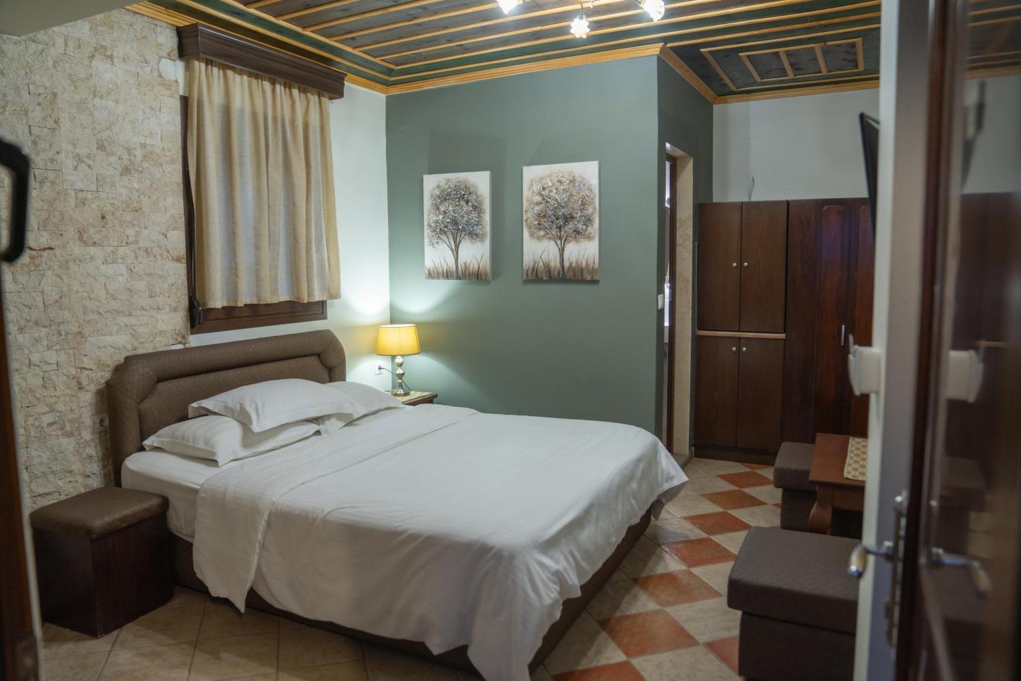 Kallinikos Guesthouse Káto Loutrákion Zewnętrze zdjęcie