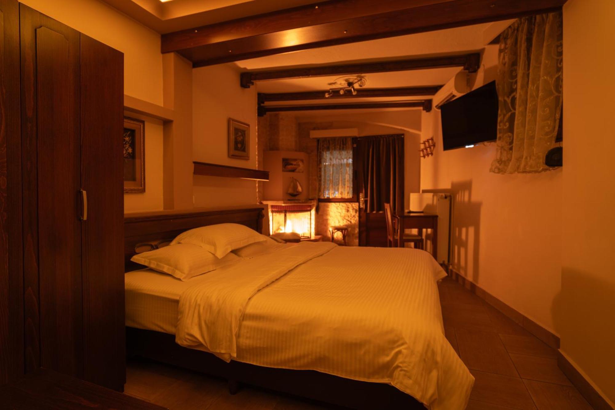 Kallinikos Guesthouse Káto Loutrákion Zewnętrze zdjęcie