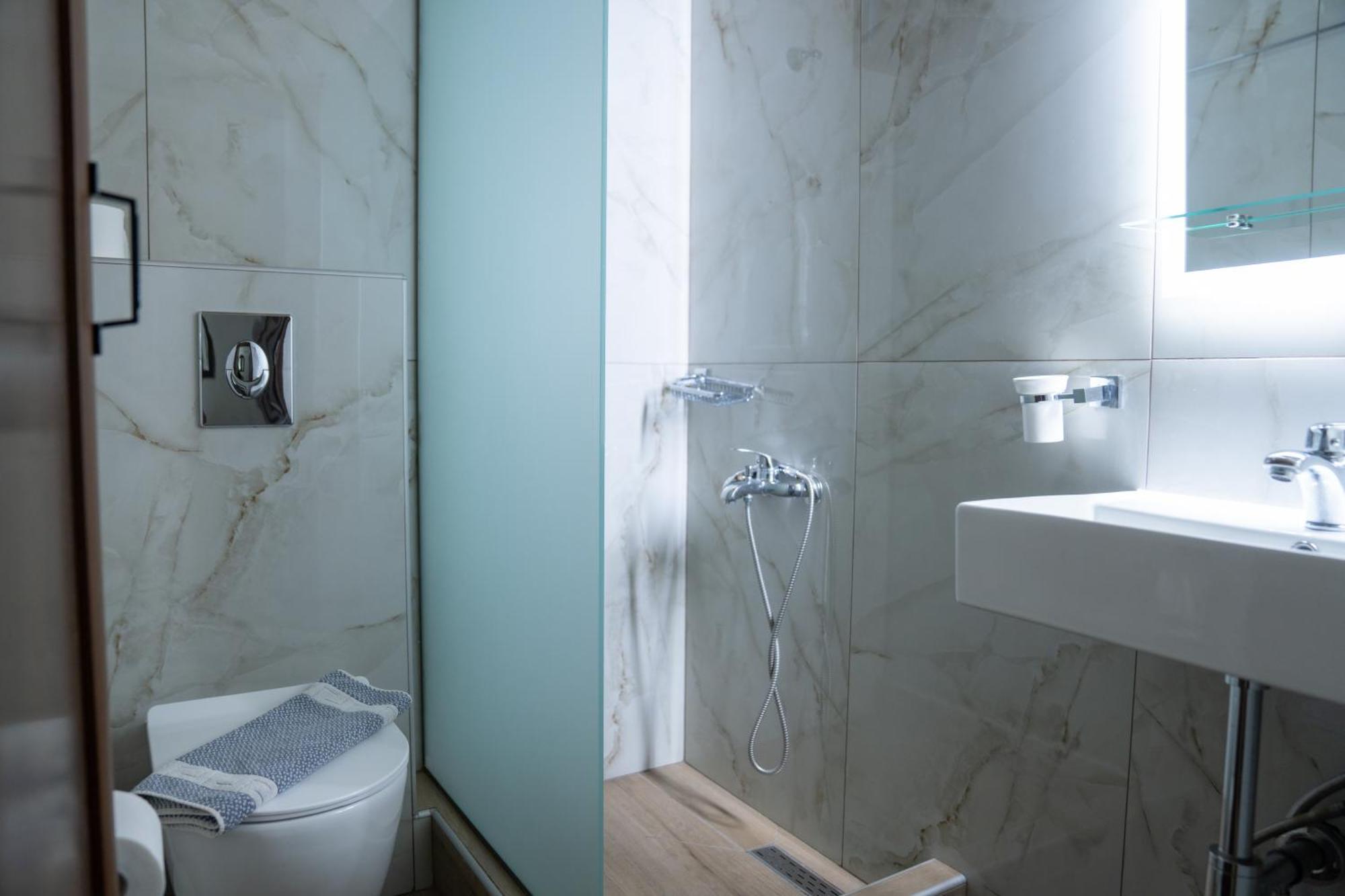 Kallinikos Guesthouse Káto Loutrákion Zewnętrze zdjęcie