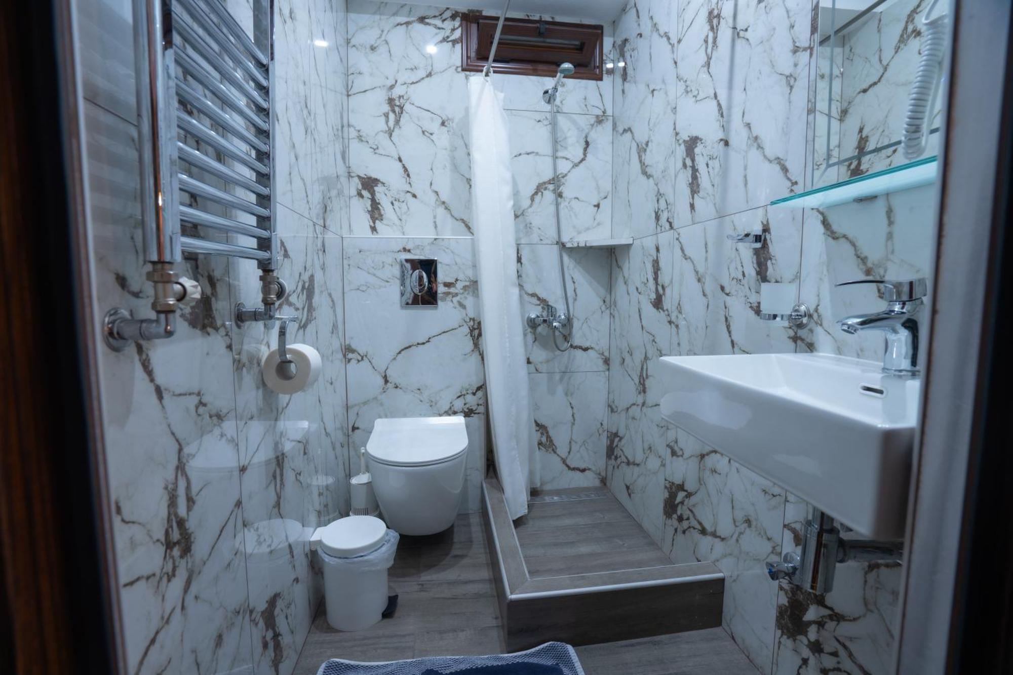 Kallinikos Guesthouse Káto Loutrákion Zewnętrze zdjęcie