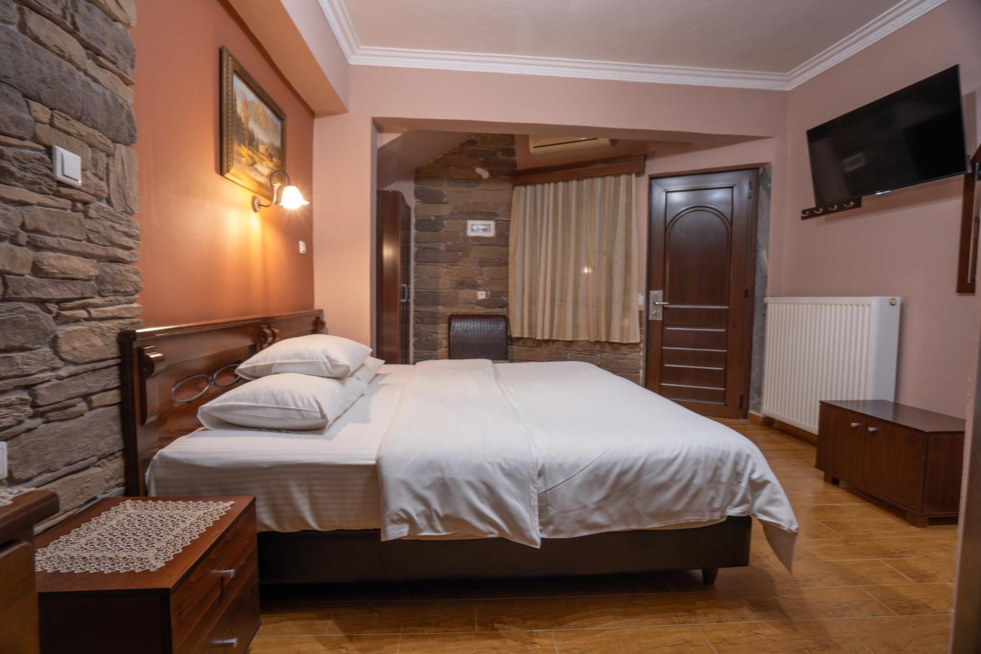 Kallinikos Guesthouse Káto Loutrákion Zewnętrze zdjęcie